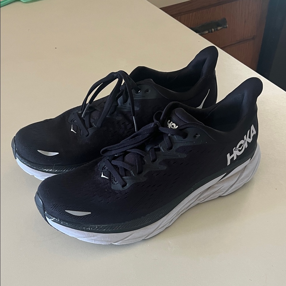 Hoka Clifton 8
